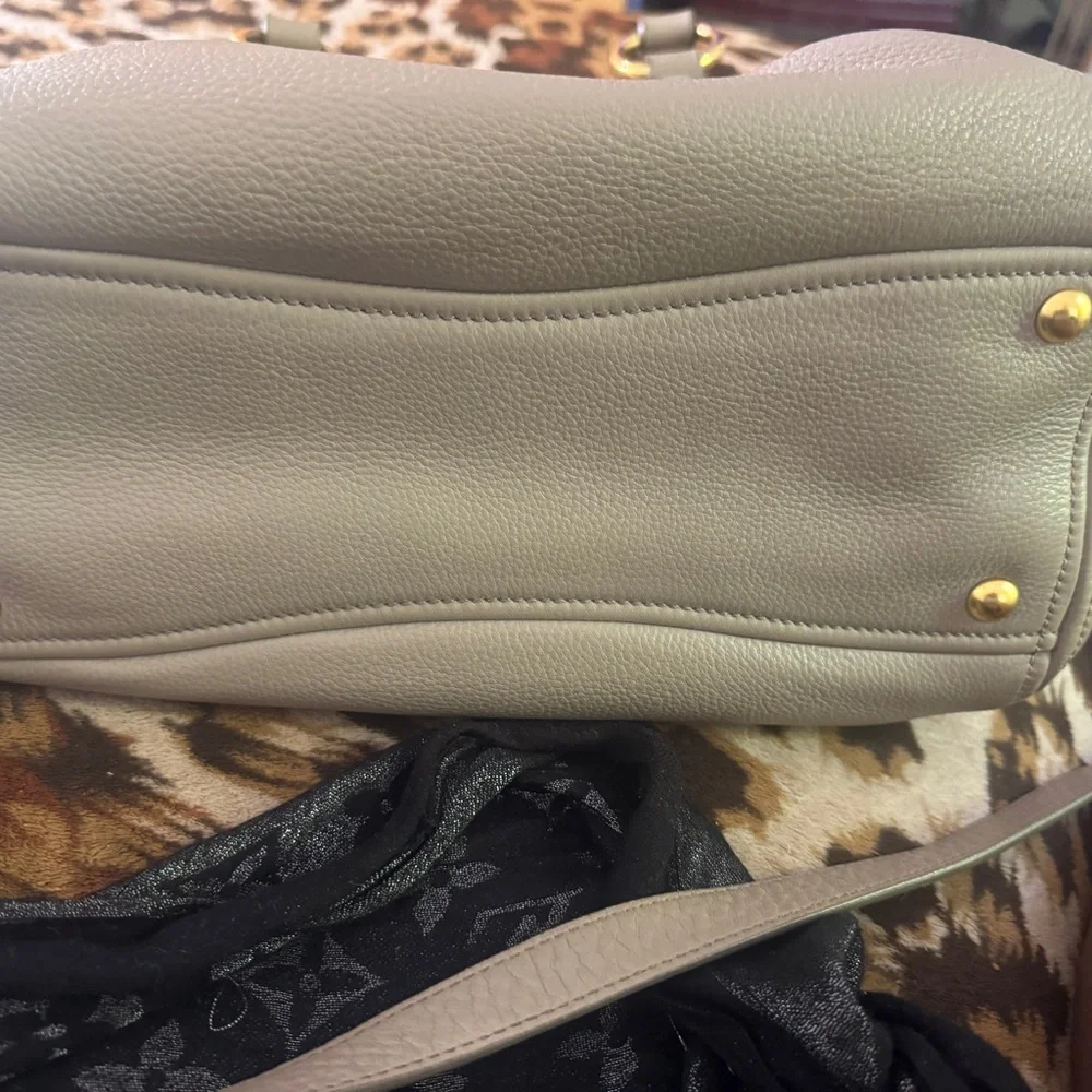Miu Miu Gray Leather Shoulder Bag - Picture 4 of 12